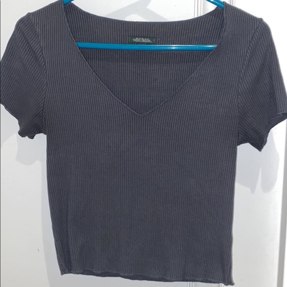 Wild fable size medium grey cropped t